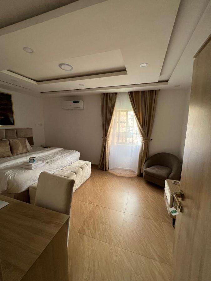איקג'ה Thapunchline Hotels מראה חיצוני תמונה